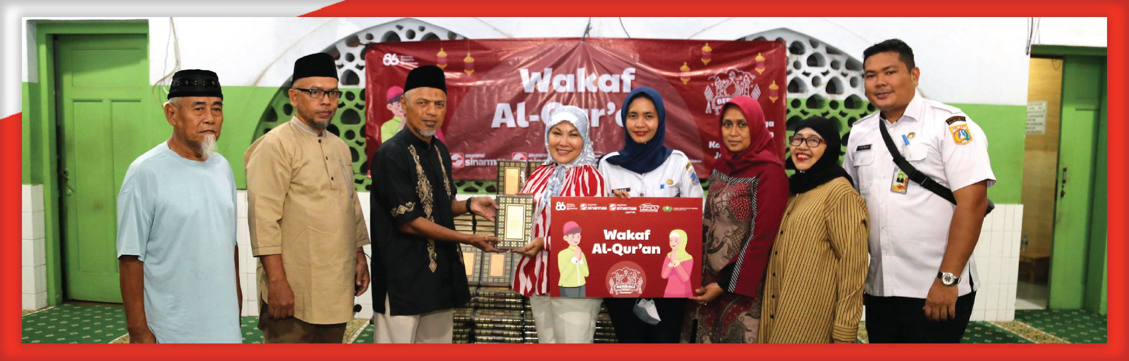 Asuransi Sinar Mas dan Asuransi Sinar Mas Unit Syariah Bagikan  Paket Sembako dan Wakaf Al-Qur'an di Kampung Bali dan Rawa Terate